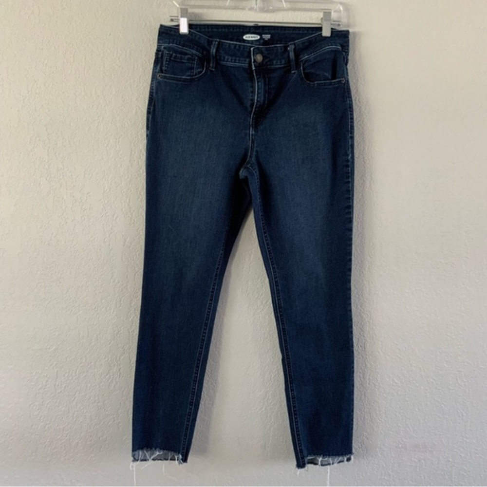 Old Navy Rockstar Raw Hem Super Skinny Jeans